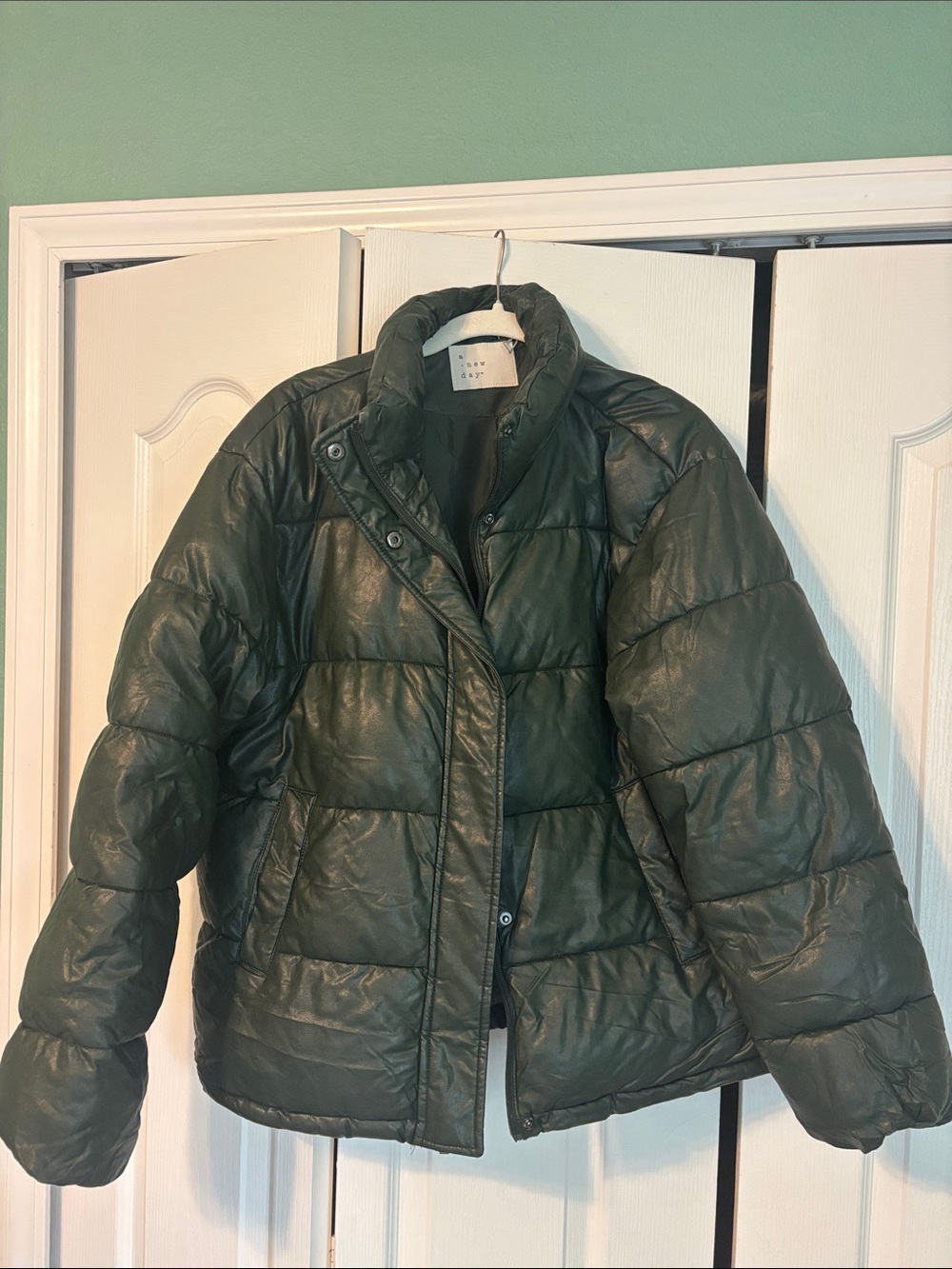 Quilted Puffer Jacket in Dark Green